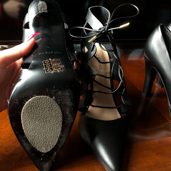 Two pairs Spring heels - Picture 4 of 4